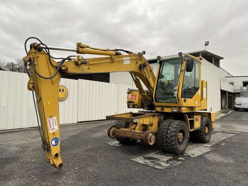 Escavadeira Rodoferroviária CASE 788-PRR