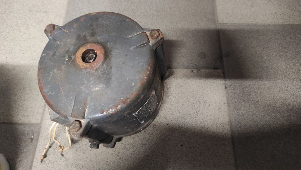 Двигун 220v,1410об/хв