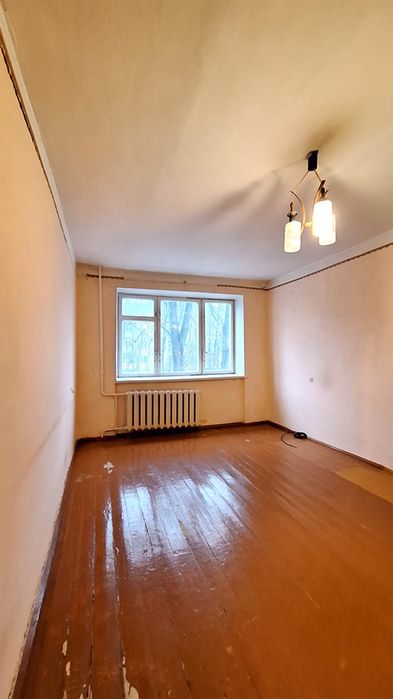 2 поверх - 44 кв.м.  Квартира в затишному районі міста!!!