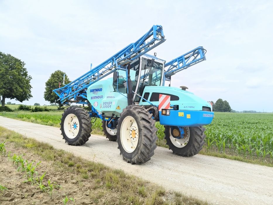 Opryskiwacz samojezdny Berthoud Boxer II 3000l 24/21m Iveco Jaskółki