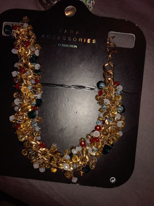 Colares e pulseiras novos