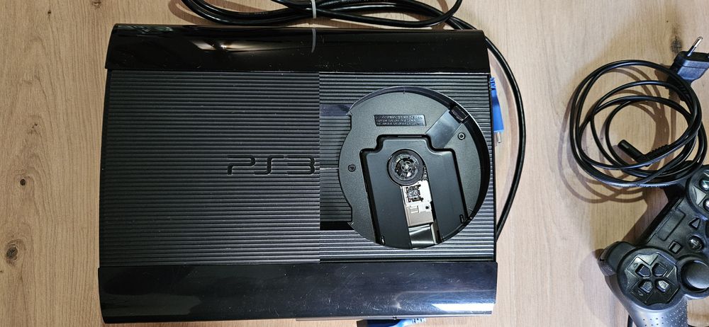 Vendo PS3 SuperSlim 12Gb (Disco 500Gb)