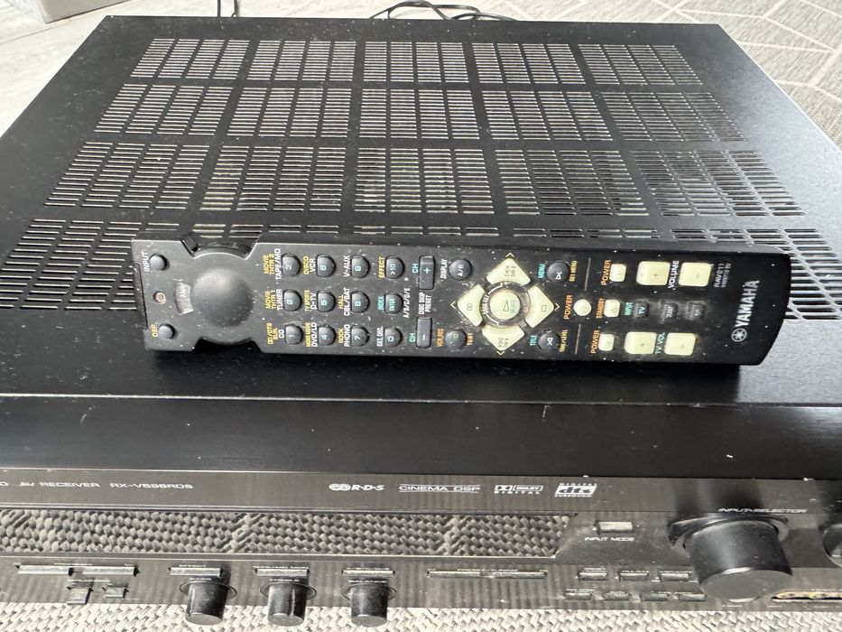 Amplituner YAMAHA RX-v596RDS