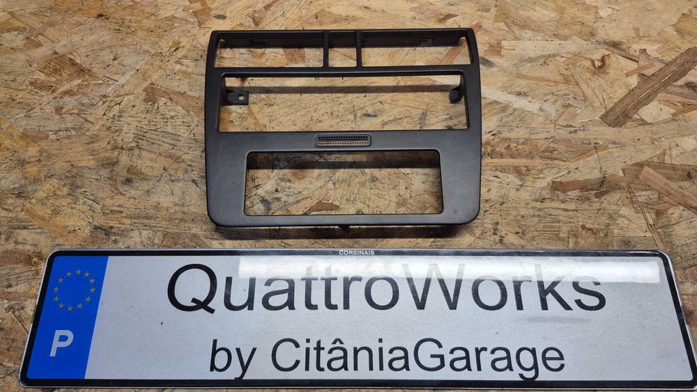 Moldura Original Preta Consola Audi A4 B5 8D Pré-Facelift 1995 a 1999