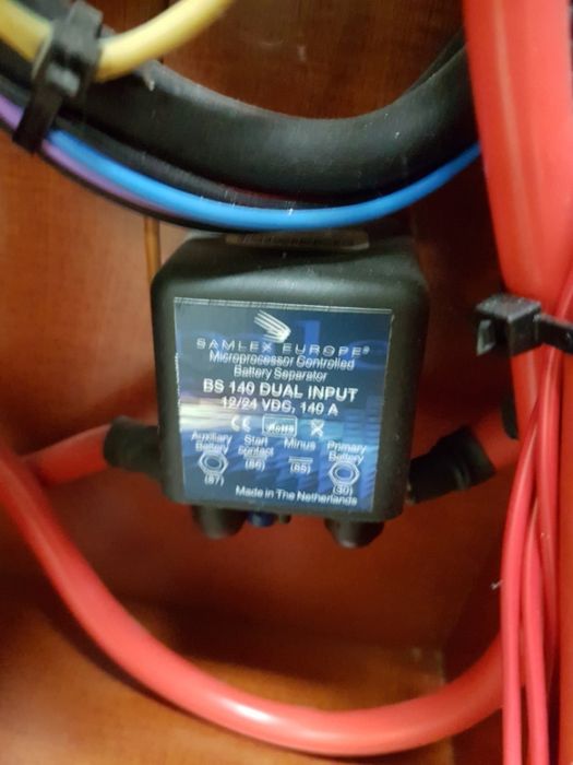 Victron Energy Преобразователь Инвертор 12 24 220V Идеал