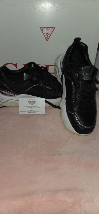 Vendo sapatilhas originais Guess