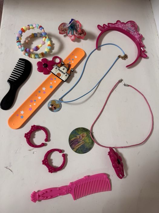 Аксесуари для дівчаток.