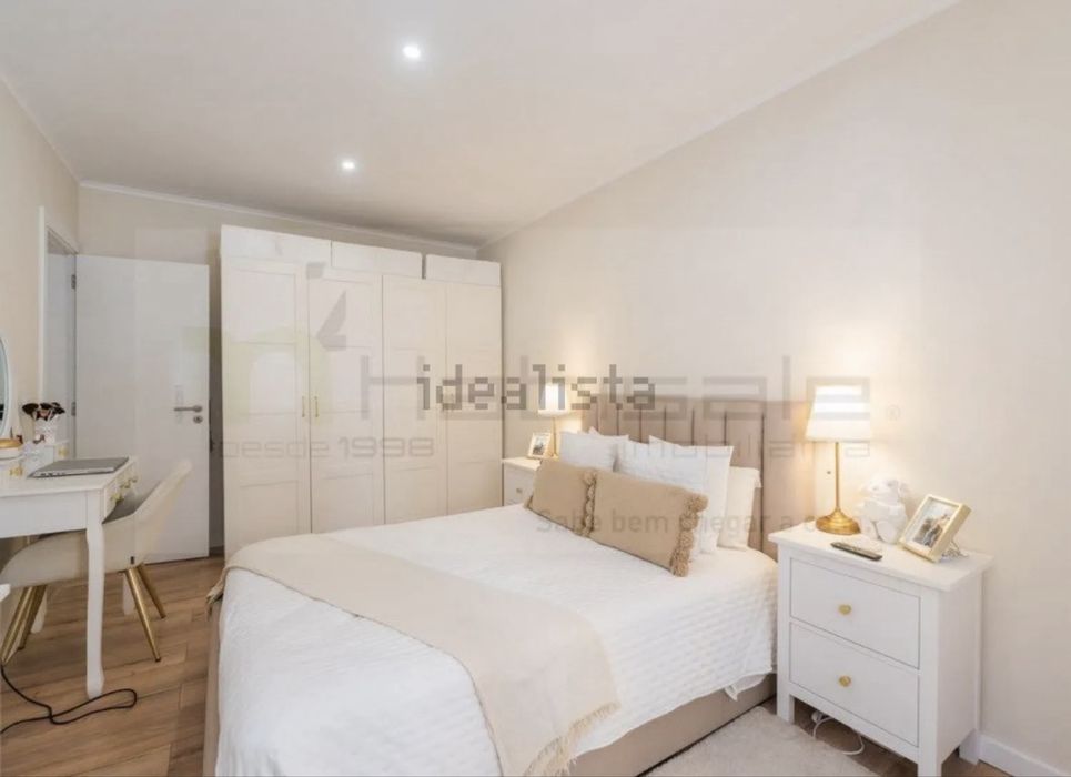 Apartamento T2 — Rua Eça de Queiroz, Estação de Agualva-Cacém, Sintra