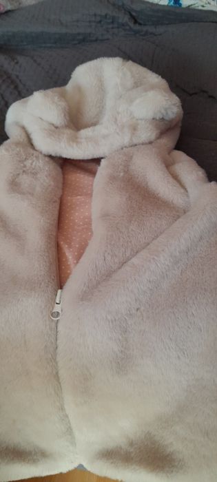 Bezrękawnik  miś  z kapturkiem z uszkami 116