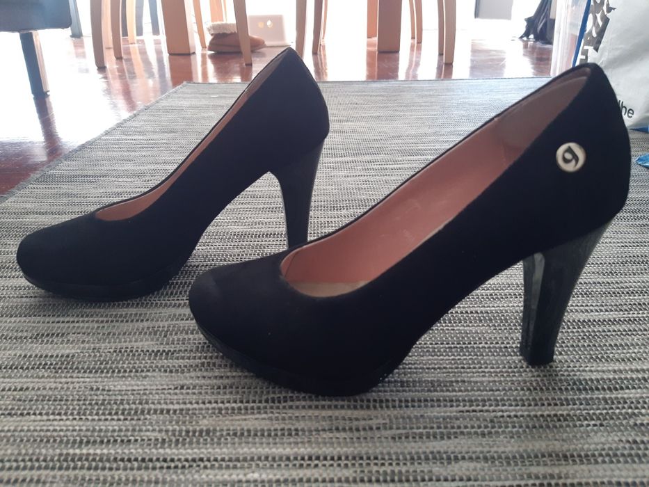 Sapatos novos 37
