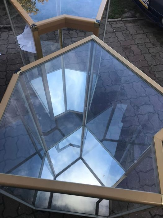 Szklane blaty o konstrukcji Aluminiowej