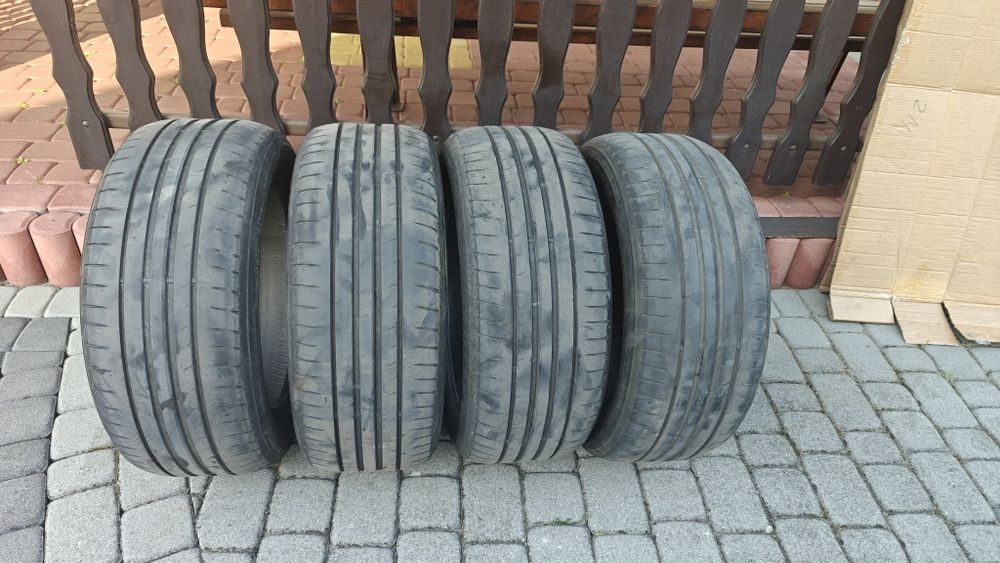 Opona Dunlop Sport bluResponse 215/55R16 93V lato