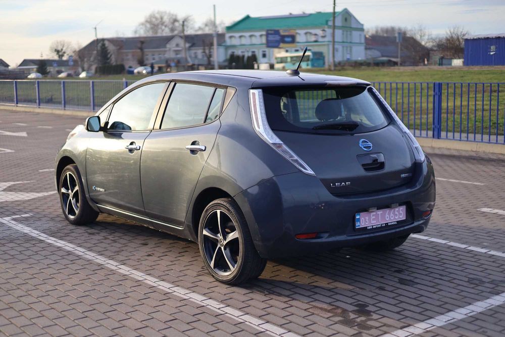 Nissan Leaf 2013  FL (модельний 2014) 24 kWh друга модивікація