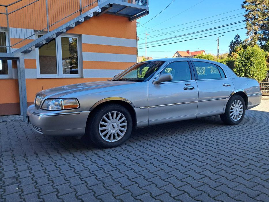 Lincoln Town Car