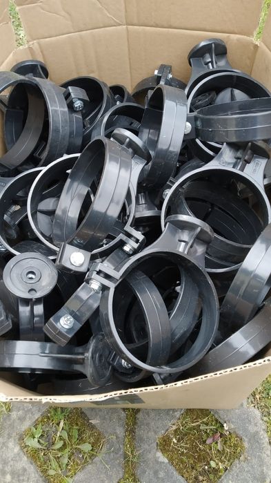 Obejma  rury spustowej Galeco