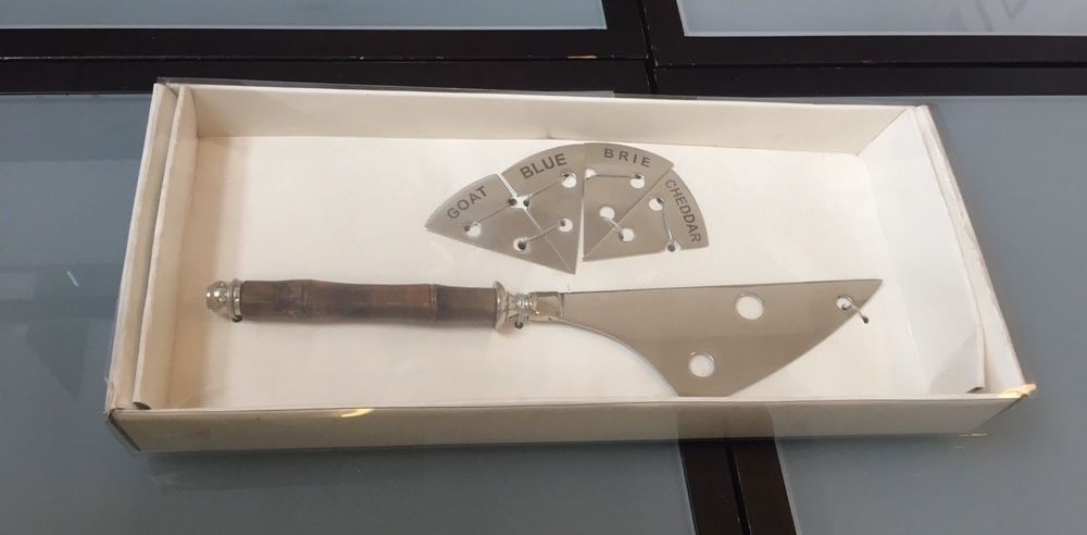 Faca de Queijo com 4 marcadores Bambu