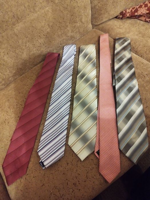 Продам краватку не дорого.