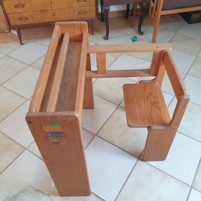 Carteira de escola de brincar