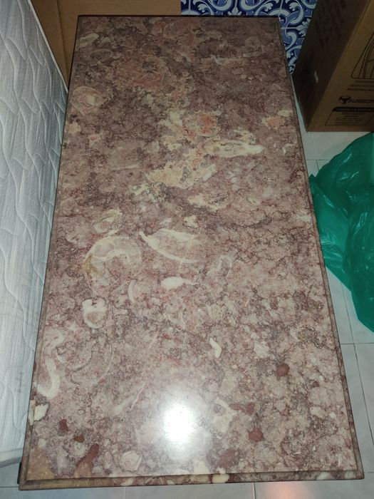 Mesa de sala antiga.