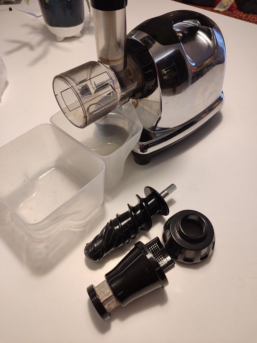 Slow Juicer Omega J8226