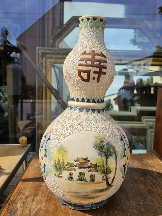 Ceramiczny wazon w kształcie podwójnej tykwy