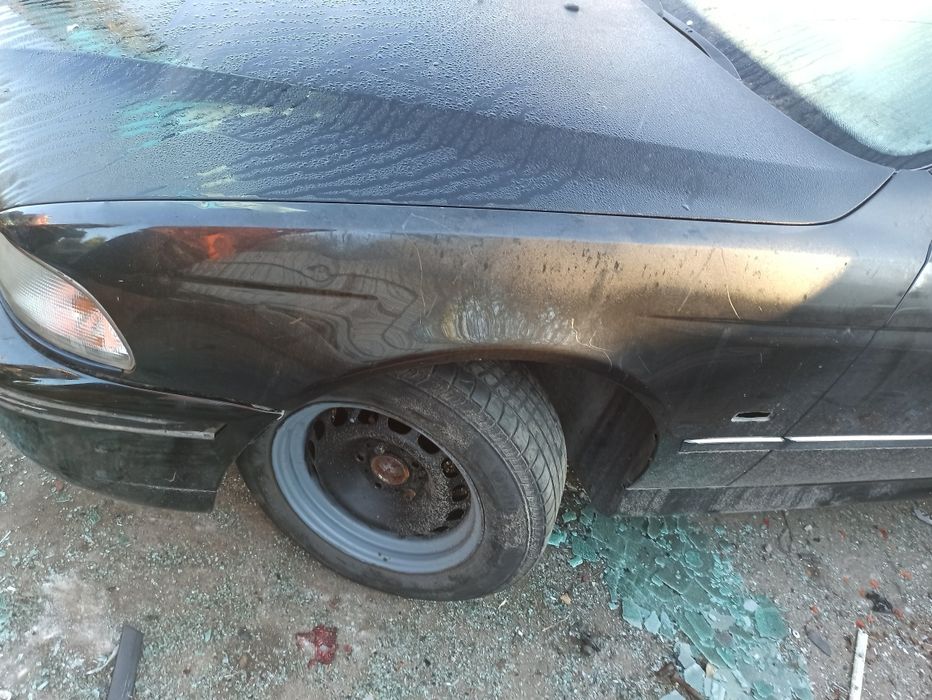 BMW e39 sedan drzwi prawe  lewe 303/9 przód tył zdrowe maska tanio