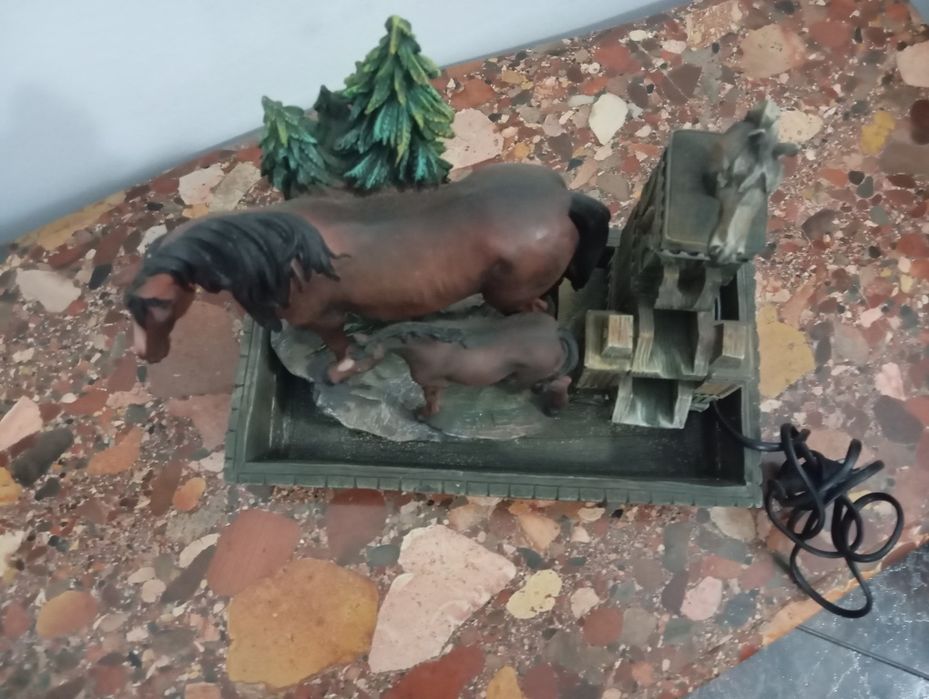 Fontenario com cavalos