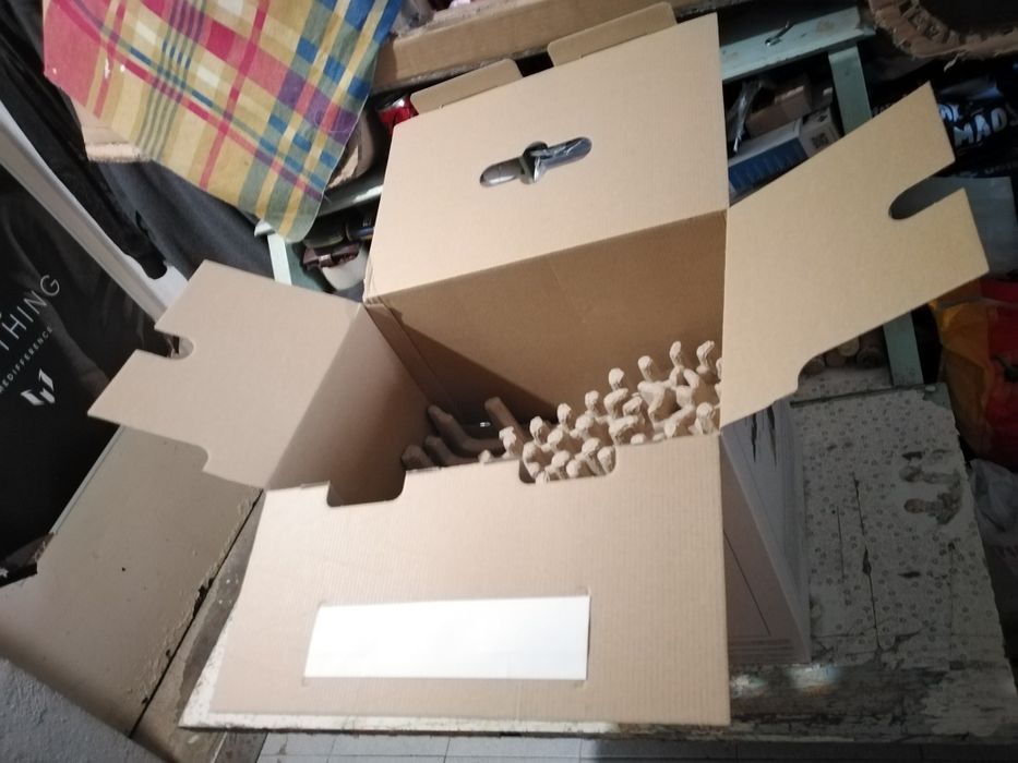 Vendo caixas de cafés novos bom estado