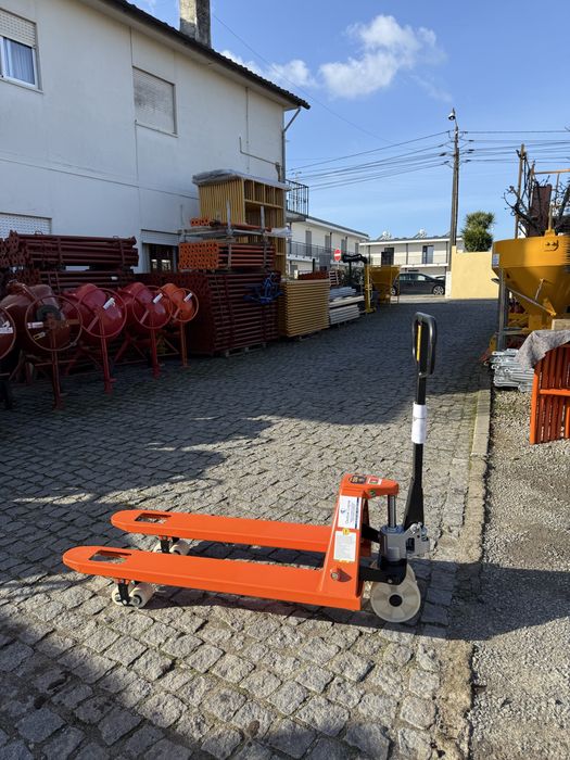 Porta paletes 2500kg 4 rodas