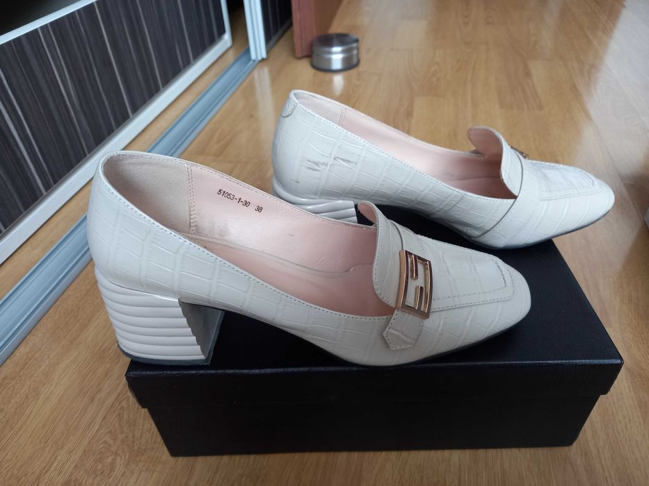 Туфлі з натуральної шкіри