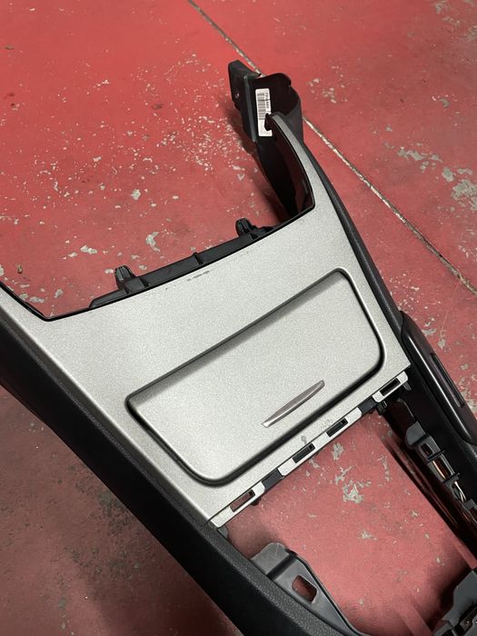 Consola central bmw serie 1 E82 E81 E87