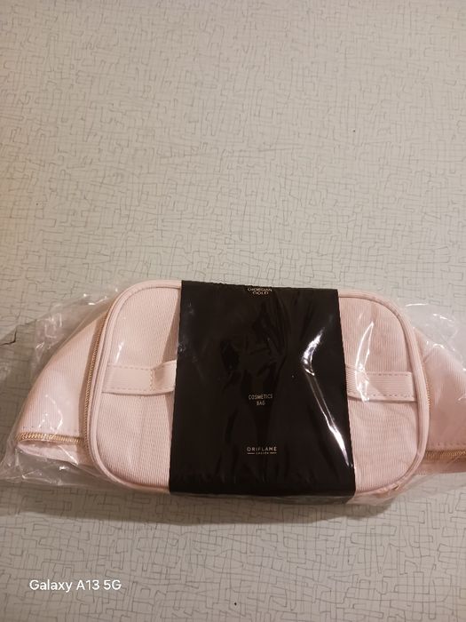 Necessaire Oriflame – Nova no plástico – 7€