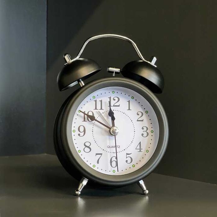 Budzik Retro Klasyczny Zegar Wyraźny Głośny Klasyk Stojący Loft Alarm