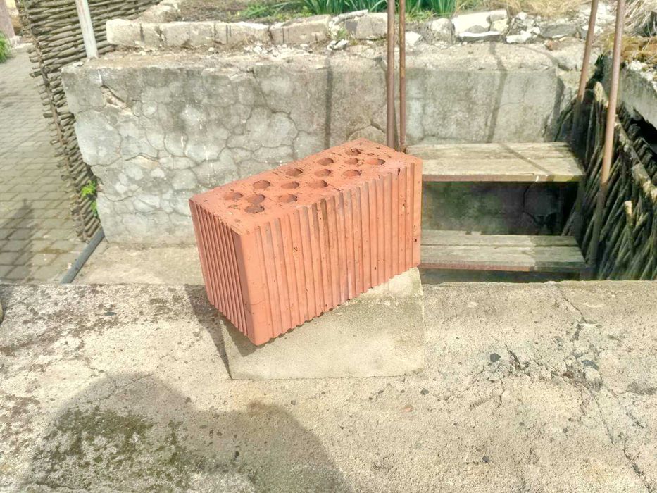 Цегла, кирпич, блоки, черепиця