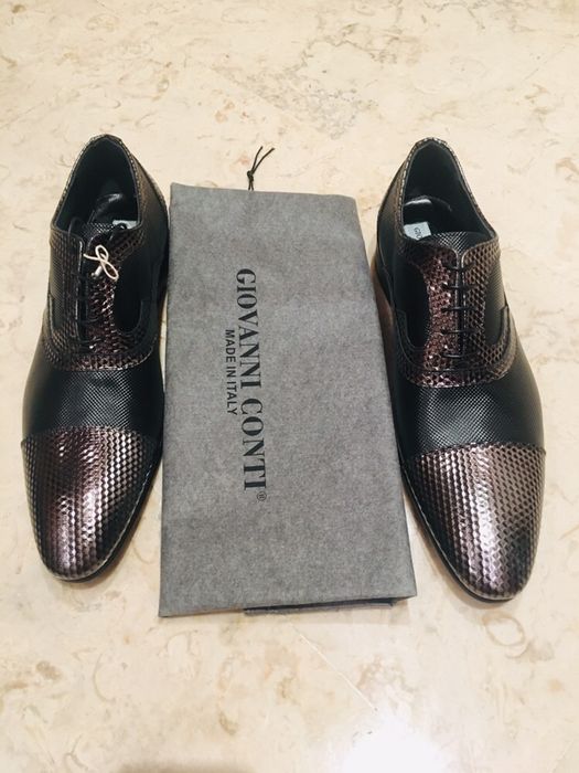 Giovanni Conti sapatos castanhos pele trabalhada 45