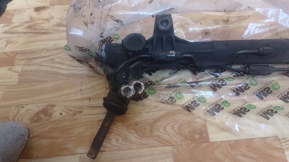 Рульова рейка jeep grand Cherokee wk2