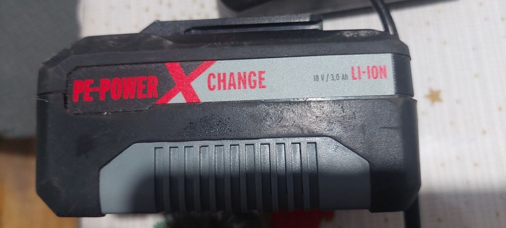 Зарядне з акамулятором Pattfield 18vt , 3 am