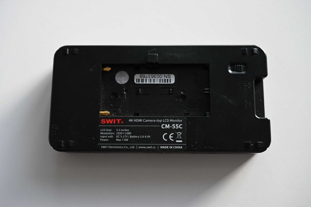 SWIT CM-55C monitor 5.5 cali uszkodzony zacisk baterii