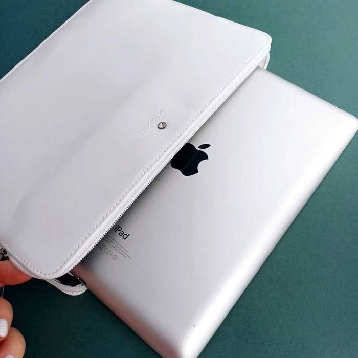 Skórzane etui na tablet dokumenty Wojewodzic Swarovski białe