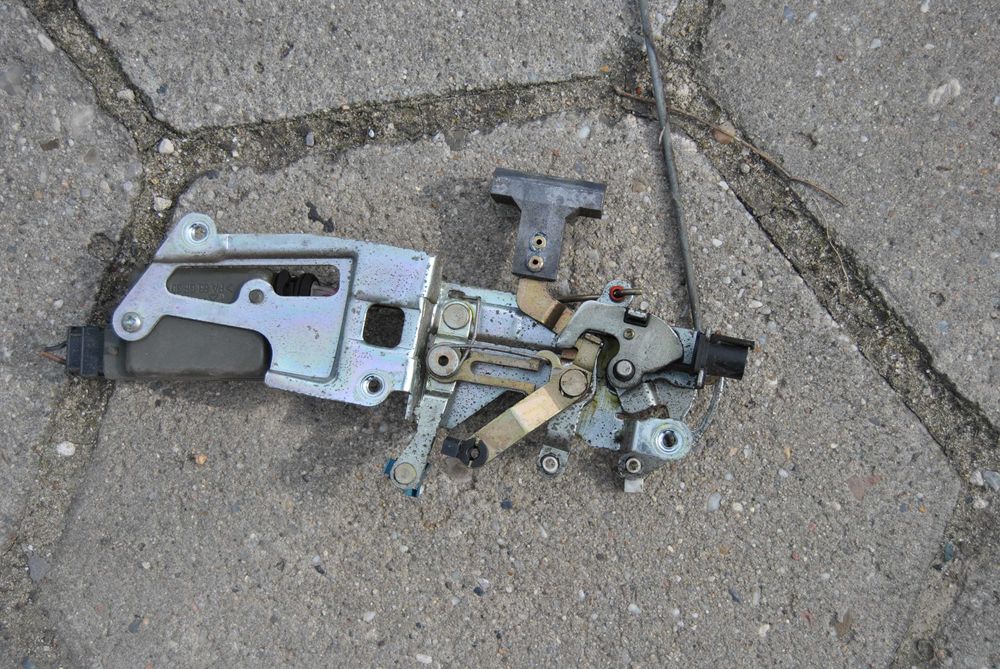 Zamek prawy drzwi Opel Movano