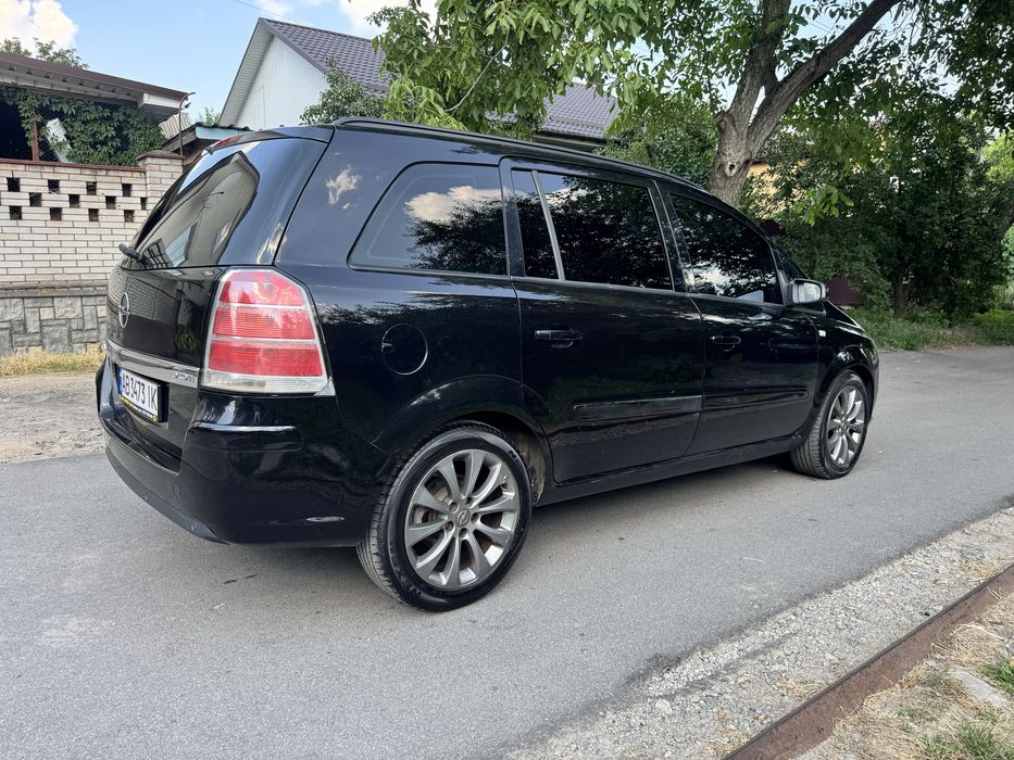 Продам Opel Zafira B