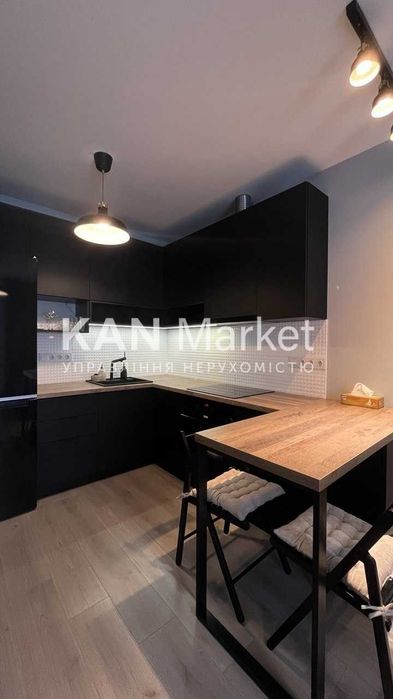 Продаж 1к квартири з ремонтом біля Public Centre у ЖК Respublika
