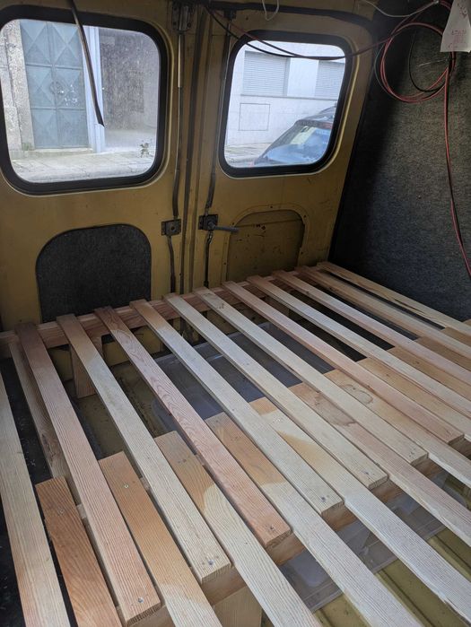 Estrutura sofá cama em madeira maciça