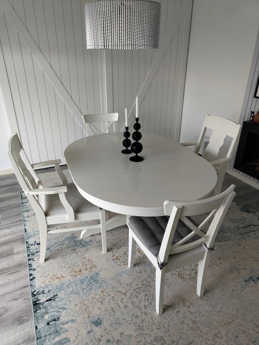 4 cadeiras brancas INGATORP e INGOLF