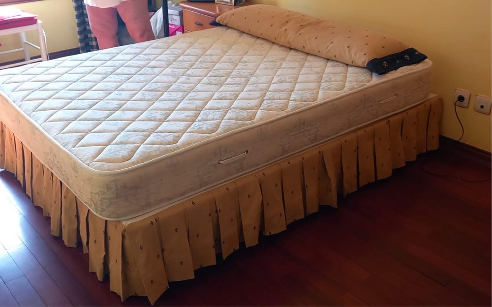Cama de casal mais colchao