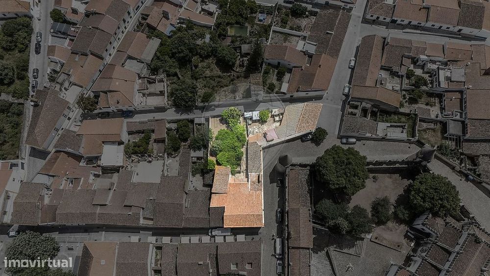 Moradia T10 para venda