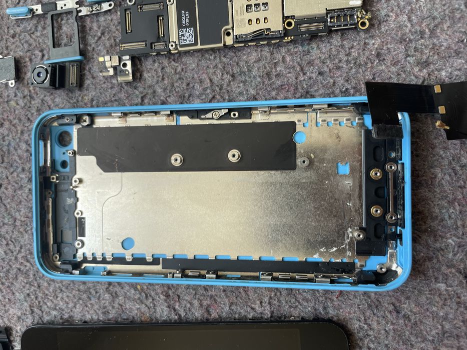 iPhone 5c 16gb icloud louk