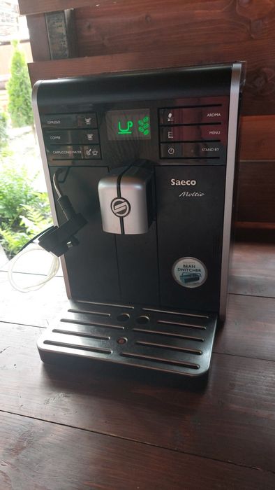 Saeco кавоварка кавомашина з капучинатором  кофемашина