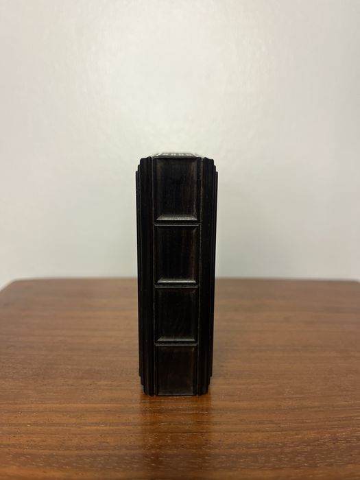 Gaiola de Grilo em Caixa com Segredo