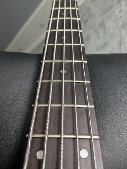 Мастеровая бас гитара, отстроена, экранирована. Есть YouTube обзор